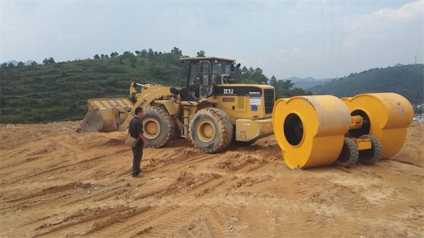 「Kaiyun·中国大陆」官方网站 铲车带的冲击压路机和庸碌压路机分辩? 看完不再选错